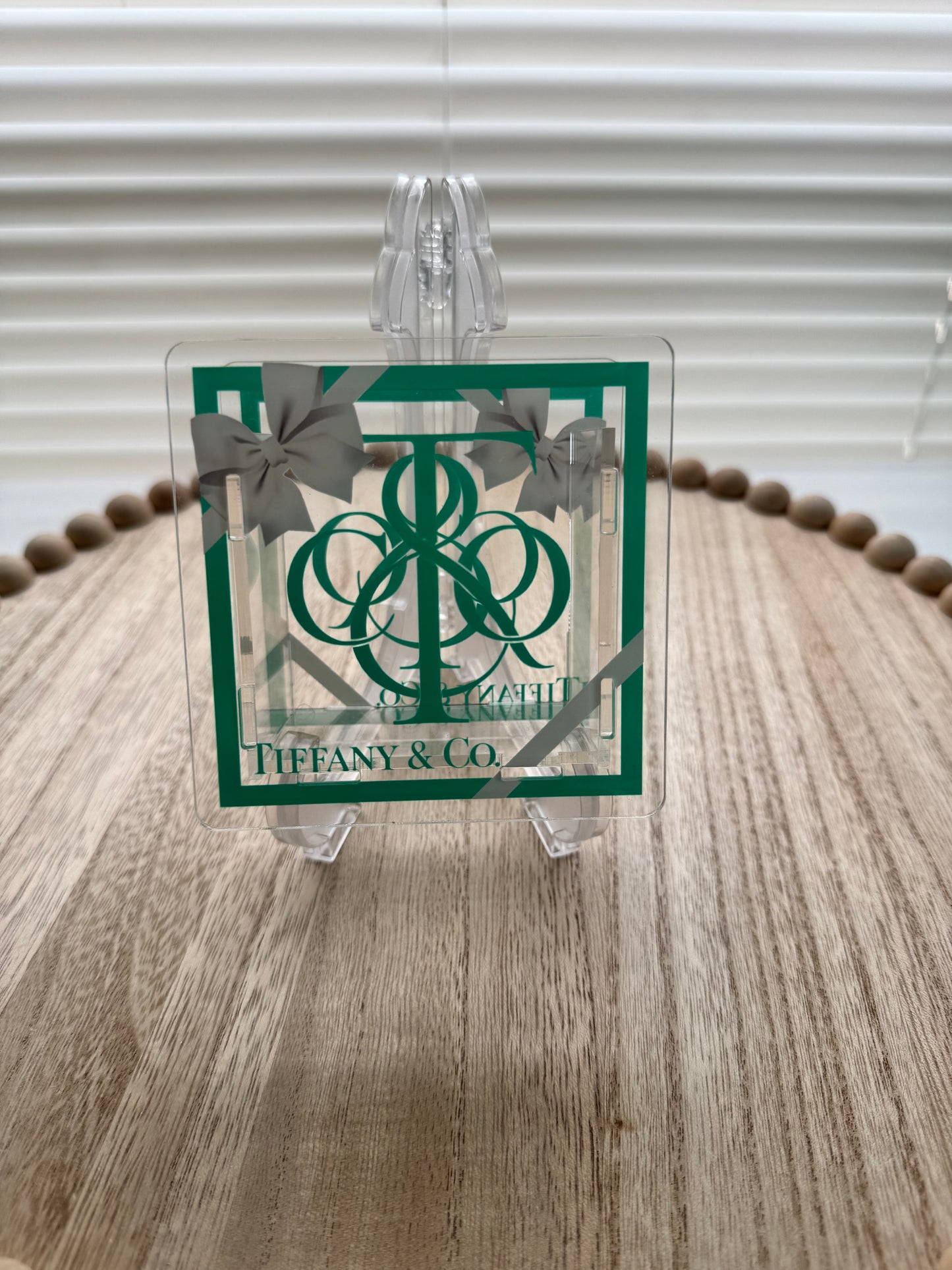 ACRYLIC PEN BOX