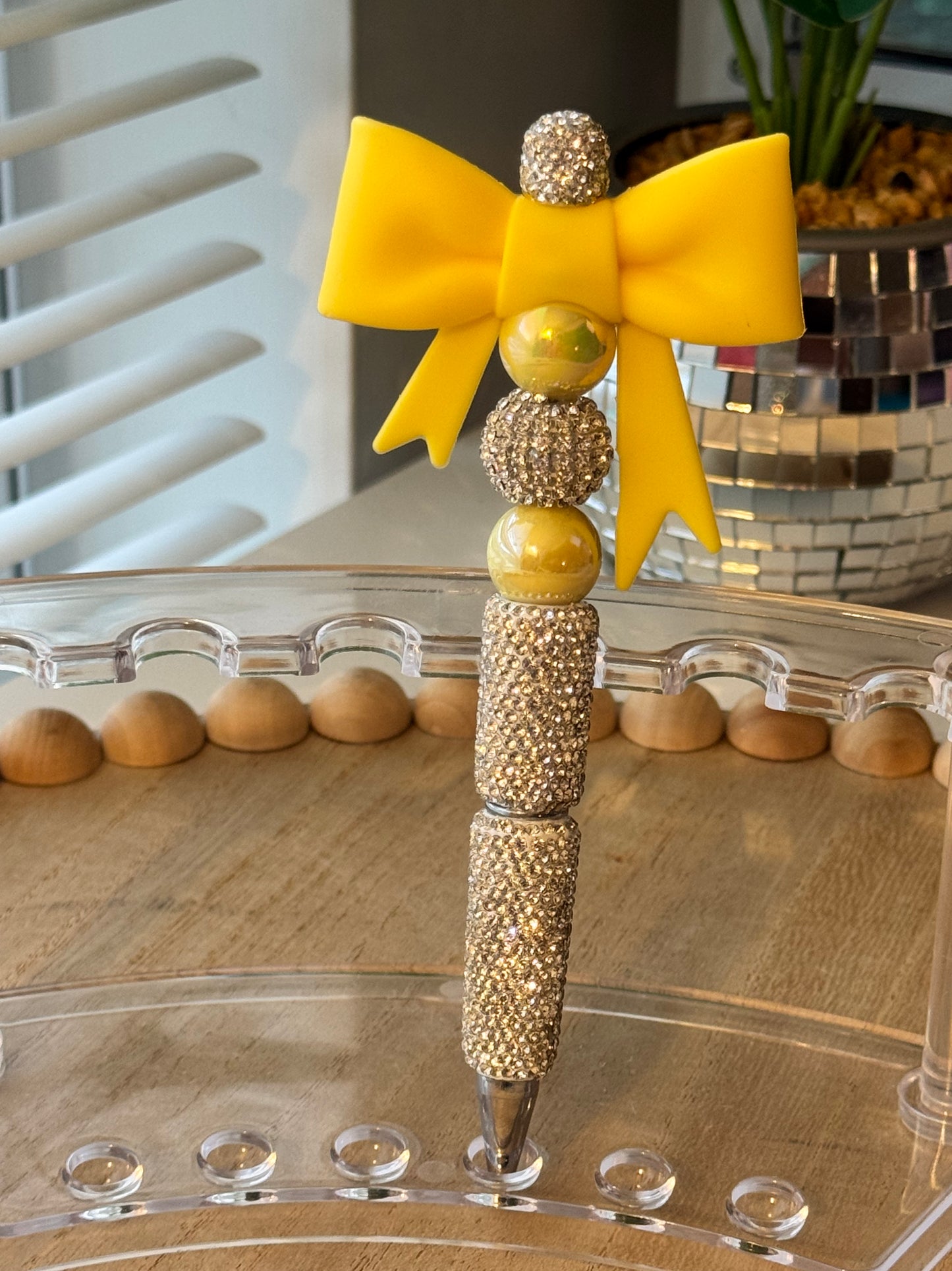 🌸 Spring Rhinestone Beaded Bow Pens