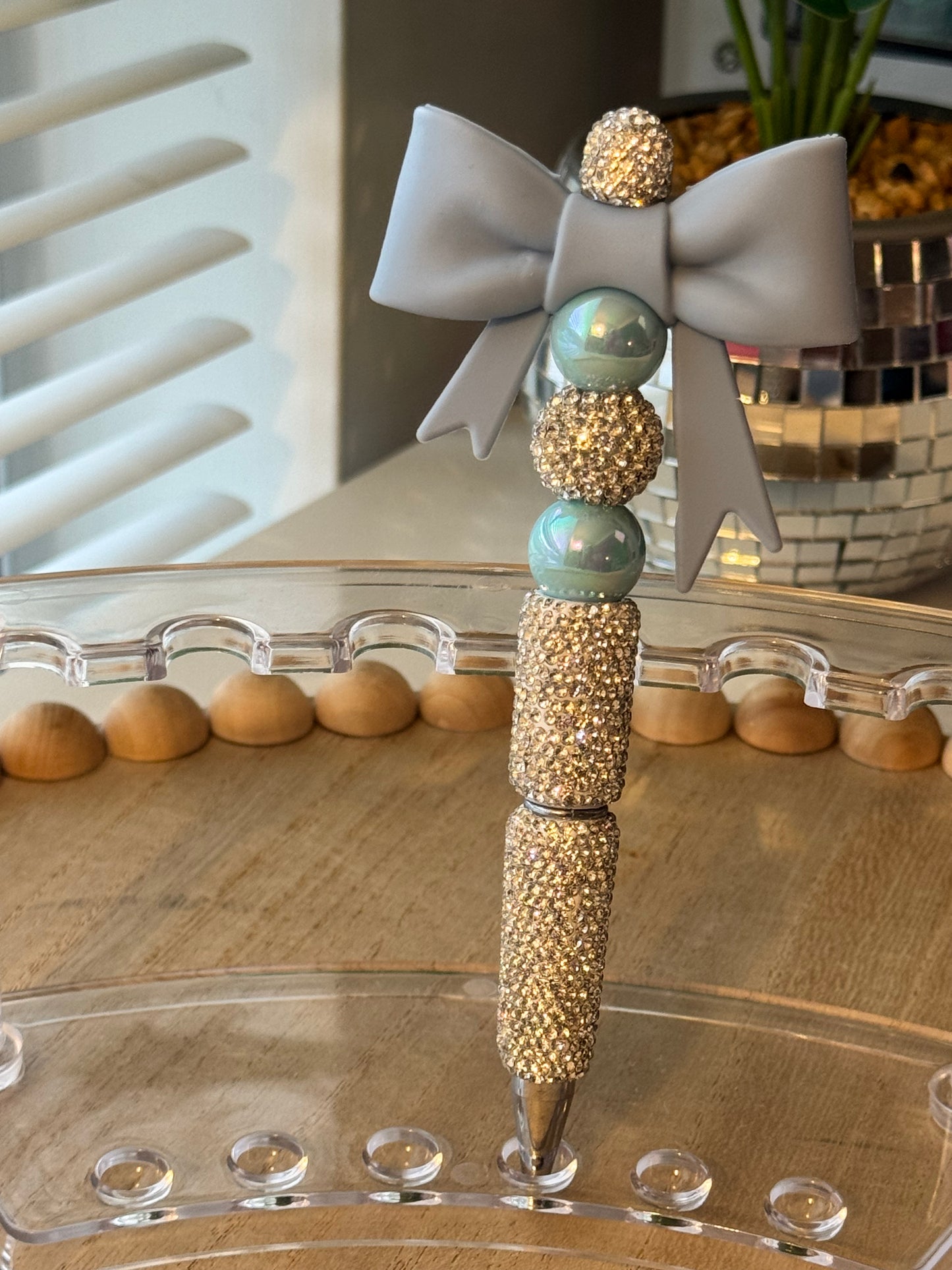 🌸 Spring Rhinestone Beaded Bow Pens