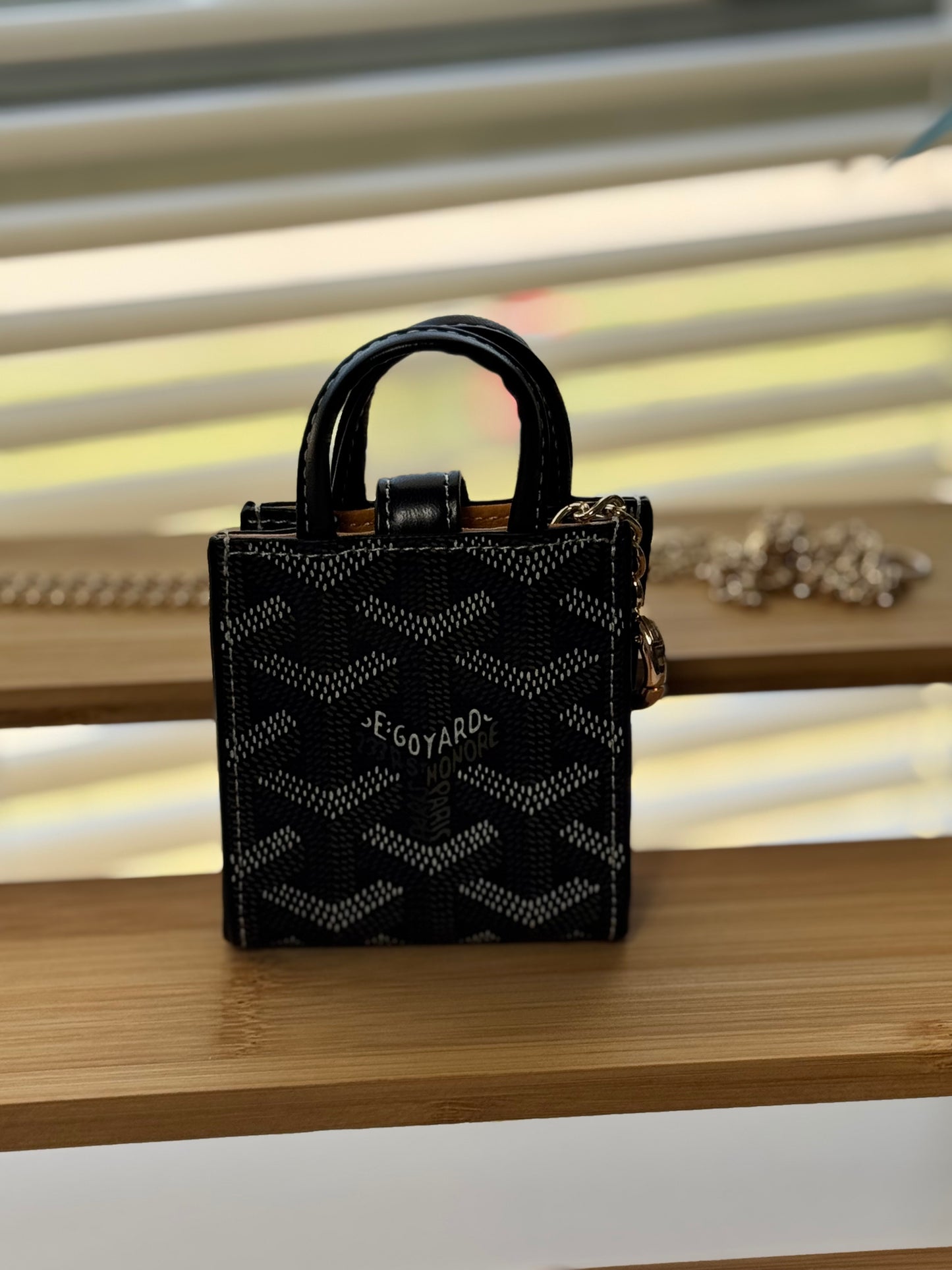 CHARM & CARRY MINI BAG